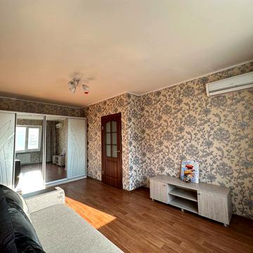 Бориса Гмирі вул., 14