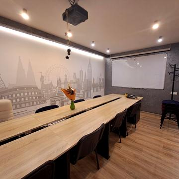 Замкова вул., 5