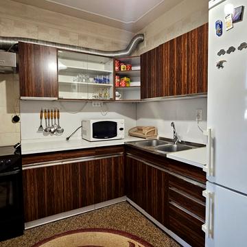 Йорданська вул. (Лайоша Гавро), 9-Є