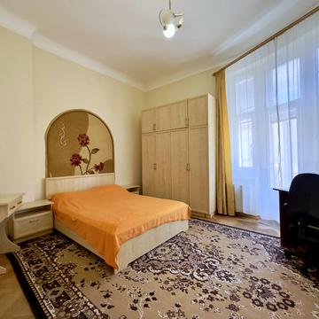 Тараса Шевченка просп., 34