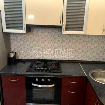 Професора Отамановського вул., 25