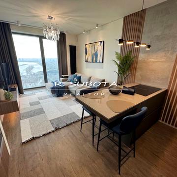 Набережна Перемоги вул., 7