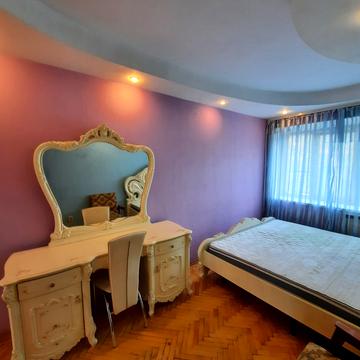 Володимирська вул., 89/91