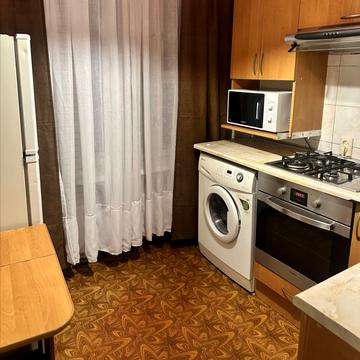 Вишгородська вул., 44-А