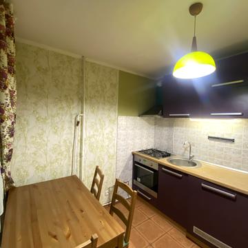 Олександра Архипенка вул. (Мате Залки), 8-Б