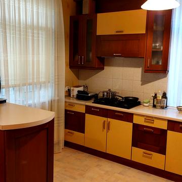 Вокзальна вул., 41