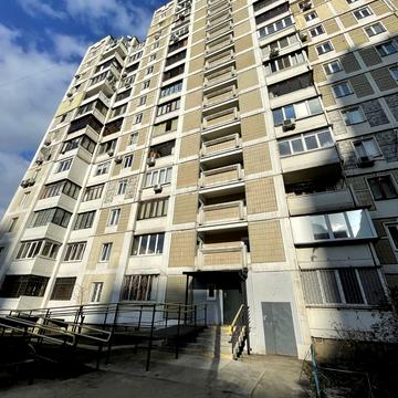 Срібнокільська вул., 8