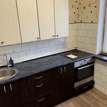 Батумська вул., 48