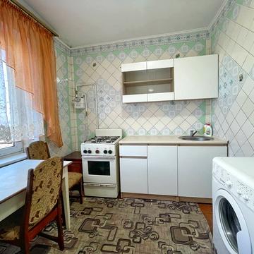 Добровольців пров., 6