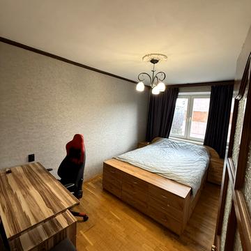 Олександра Довженка вул., 3