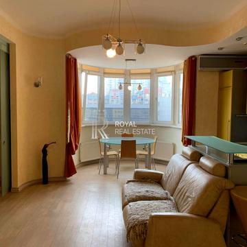 Вячеслава Чорновола вул., 25