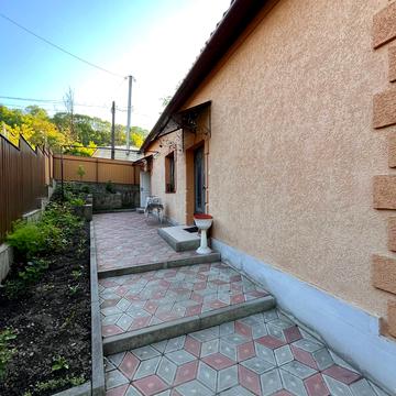 Капеланська вул. (Нікітіна), 28