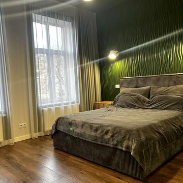 Івана Франка вул., 72