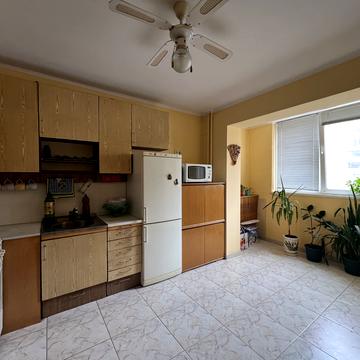 Лариси Руденко вул., 21