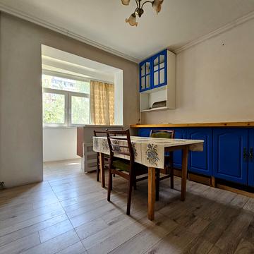 Героїв просп., 20