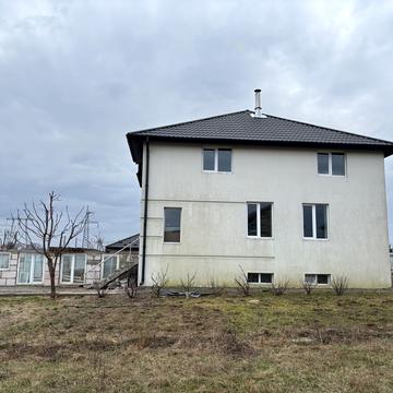 Лобановського, 17