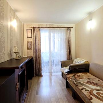 Космодромна вул., 1