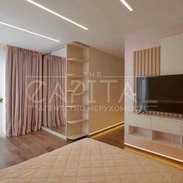 Зарічна вул., 6