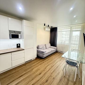 Європейського Союзу просп. (Правди), 41-Е