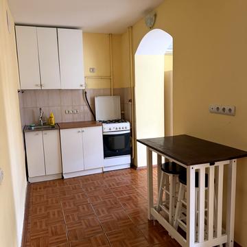 Максима Берлинського вул., 25