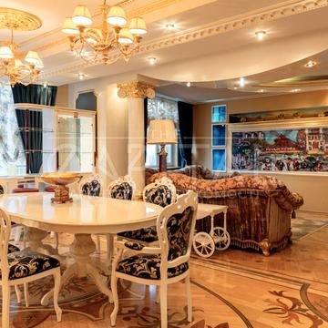 Володимира Івасюка просп. (Героїв Сталінграду), 12-Ж