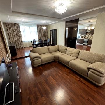 Юрія Іллєнка вул. (Мельникова), 18-Б