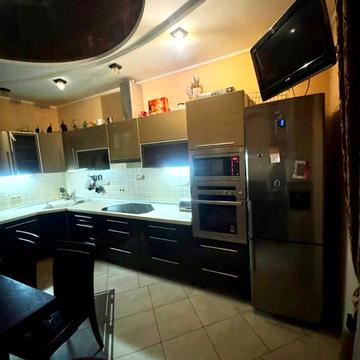 Середньофонтанська вул., 19в