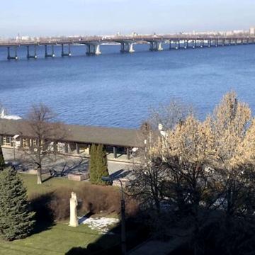 Січеславська Набережна вул., 37