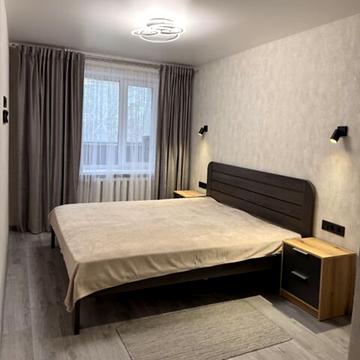 Героїв України вул. (Теплична), 21