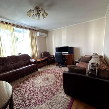 Академіка Булаховського вул., 5-В