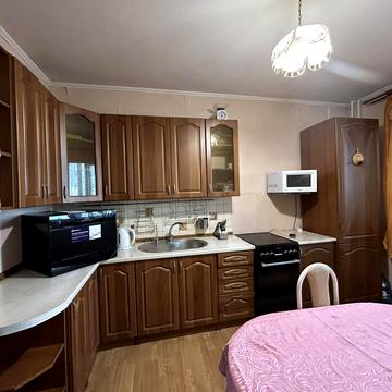 Академіка Булаховського вул., 5-В