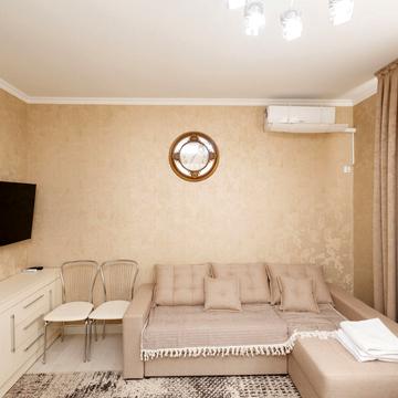 Приморська вул., 22