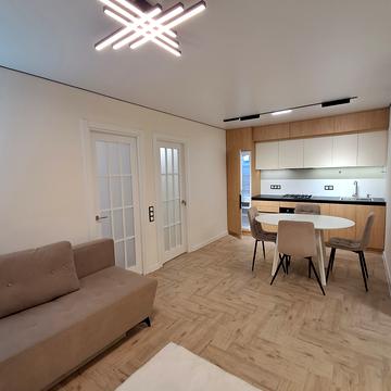 Київська вул., 8-А