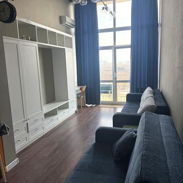 Олександрівська вул., 1