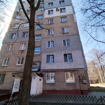 Академіка Янгеля вул., 12