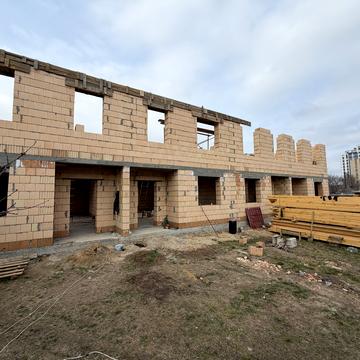 Левка Ревуцького вул., 1