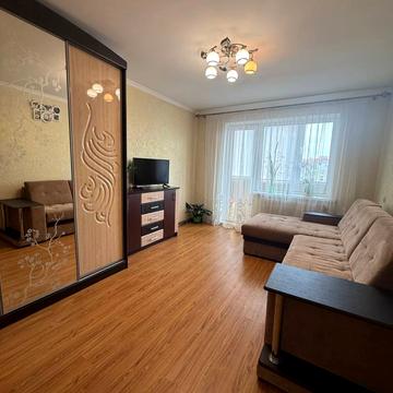 Михайла Грушевського, 83