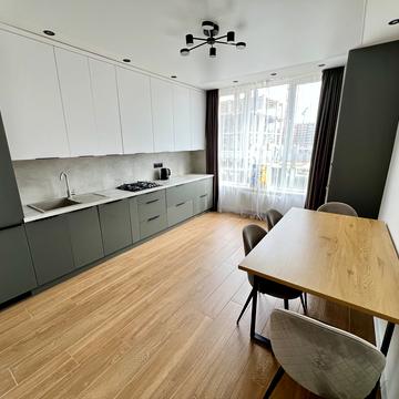 Героїв Крут вул., 8