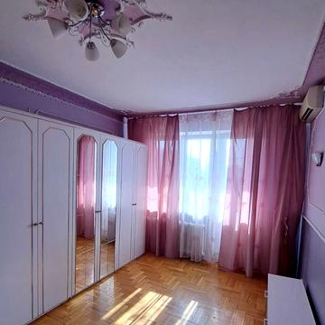 Європейського Союзу просп. (Правди), 98