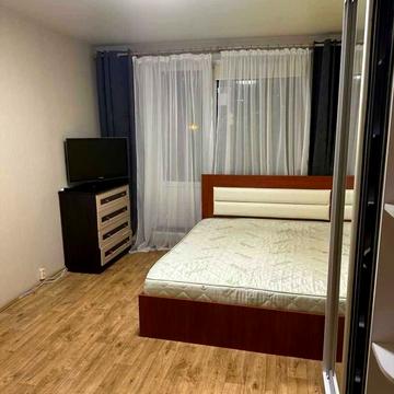 Валентинівська вул., 13б