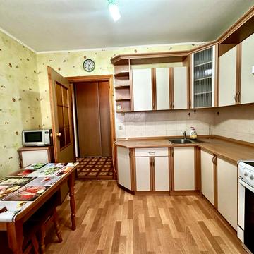 Милославська вул., 41/15