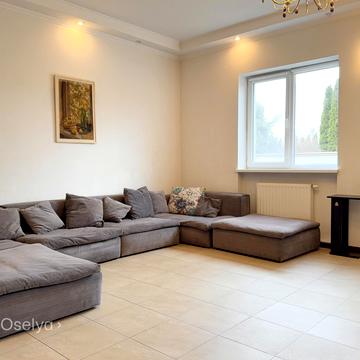 Центральна вул.