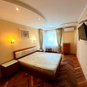 Антоновича вул. (Горького), 125-А