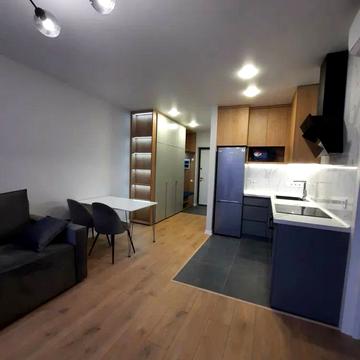 Зарічна вул., 6