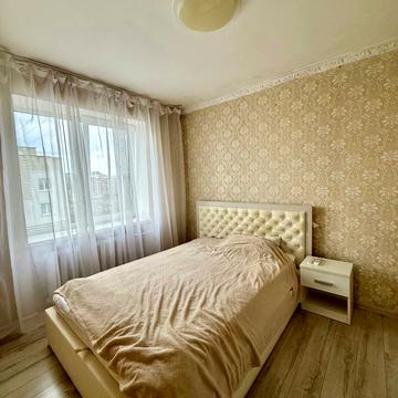 Айвазовського вул., 12