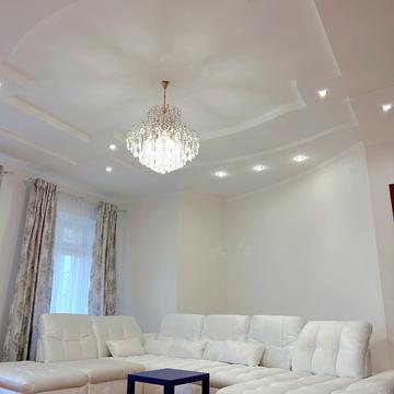 Небесної Сотні вул., 38