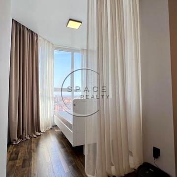 Молодіжна вул., 2