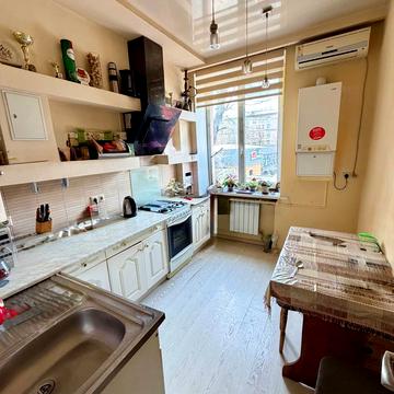 Незалежності вул. (Титова), 27