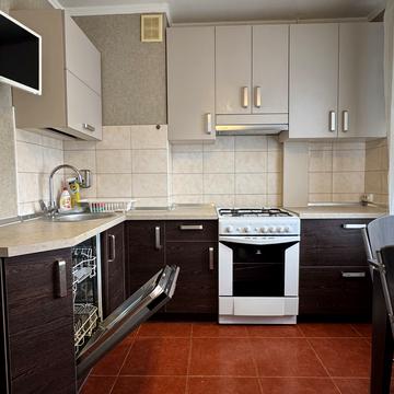 Сімї Глодан вул., 13