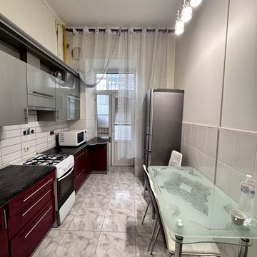 Іллі Мечникова вул., 16а